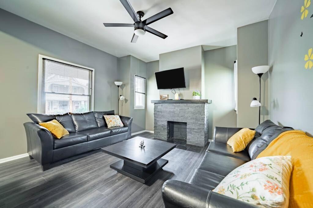 Walkable Gem In Little Italy Apartment คลีฟแลนด์ ภายนอก รูปภาพ