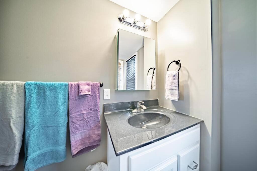 Walkable Gem In Little Italy Apartment คลีฟแลนด์ ภายนอก รูปภาพ