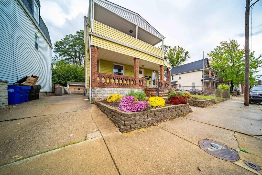 Walkable Gem In Little Italy Apartment คลีฟแลนด์ ภายนอก รูปภาพ